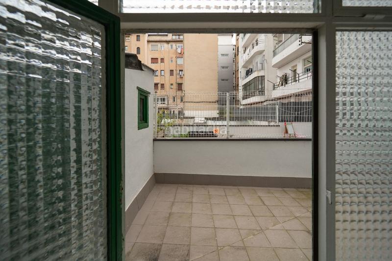 Foto fbee122a-43e4-425d-a518-9820bb8747f0. Etagenwohnung mit heizung in Segundo Ensanche Pamplona / Iruña