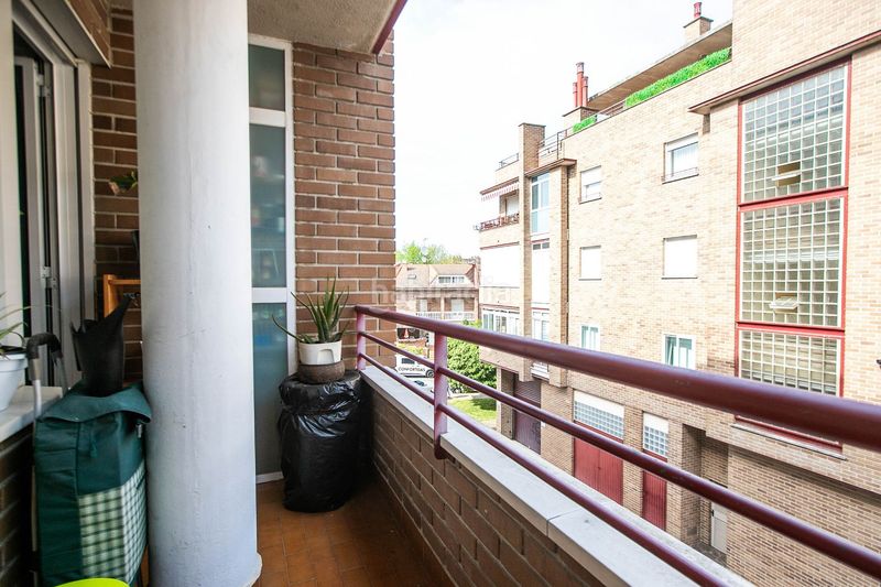 Foto a2bfffac-e54c-4709-9b21-5b5f221f0b32. Pis amb calefacció a Barañáin / Barañain