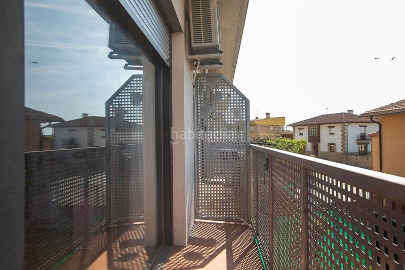 Foto 61a94645-9011-4a0d-a401-3152b0485d1d. Casa adossada amb calefacció a Mendigorria
