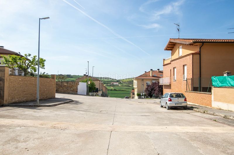 Foto 6ff8d0fa-d8c0-4c75-b82c-c66baf881187. Casa adossada amb calefacció a Mendigorria