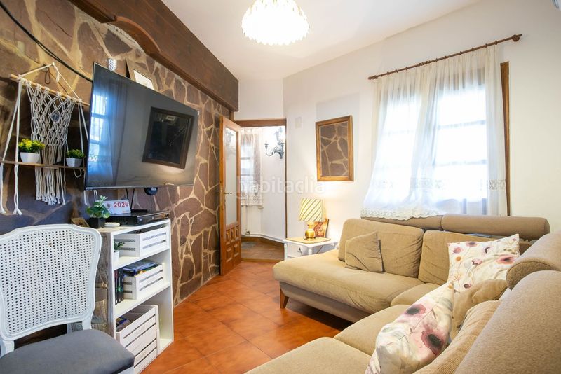 Foto 17e37b23-bbe0-4e4a-ab48-118cb2835526. Casa amb calefacció a Legarda