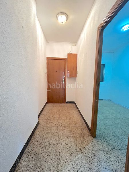 Foto 09299407-16ca-4ba2-9d96-c7b852d7a36e. Pis a Sants-Badal Barcelona