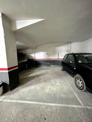 Aparcament cotxe a Passeig de Lluís Companys 4