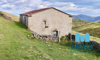 Casa a Soba. Finca rústica con cabaña en soba