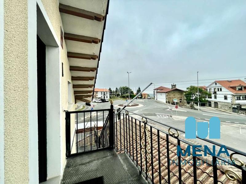 Foto 8acd6610-18e7-4028-84b1-74dc65c62b31. Chalet mit parking in Maoño - Azoños Santa Cruz de Bezana