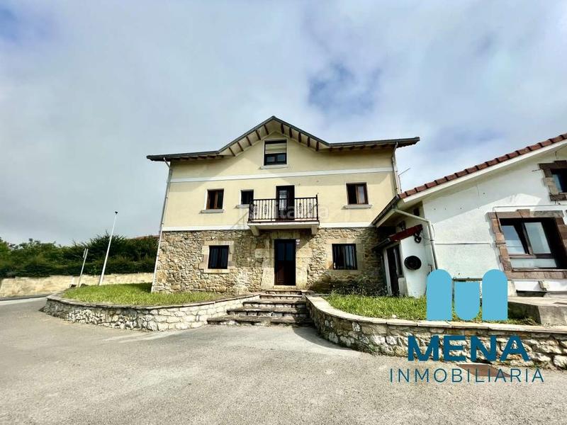 Foto a31af87b-8868-4344-be44-bbfeb68eb2c9. Chalet mit parking in Maoño - Azoños Santa Cruz de Bezana