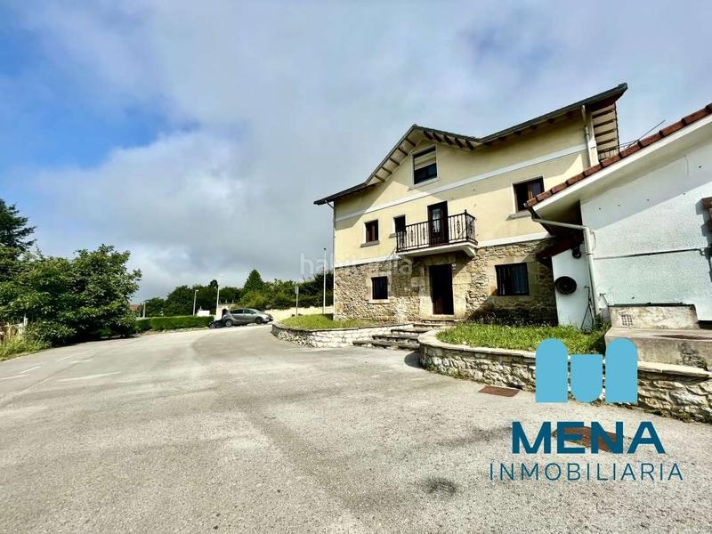 Foto f45ed4aa-4054-4303-ad61-91e160112b83. Chalet mit parking in Maoño - Azoños Santa Cruz de Bezana