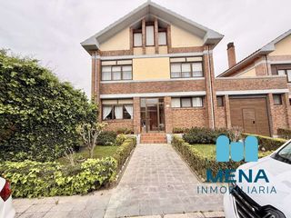 Xalet a Bezana - Prezanes. Magnífico chalet en santa cruz de bezana