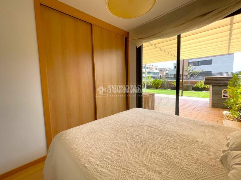 Foto d1db3b1b-2095-418c-aa34-f1a45d2a642a. Piso  en venta en Montecarmelo Madrid