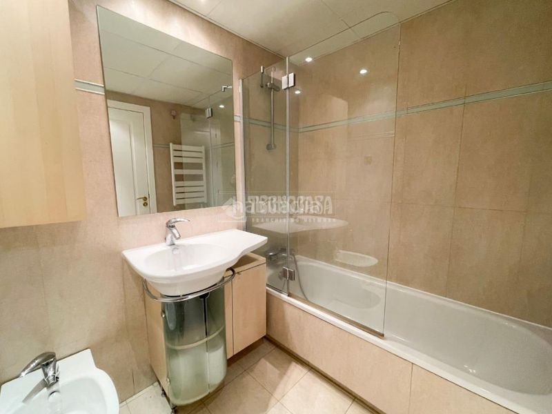 Foto 7d8b02a1-51f4-4b68-9f85-2b5cd7df83e3. Piso  en venta en Montecarmelo Madrid
