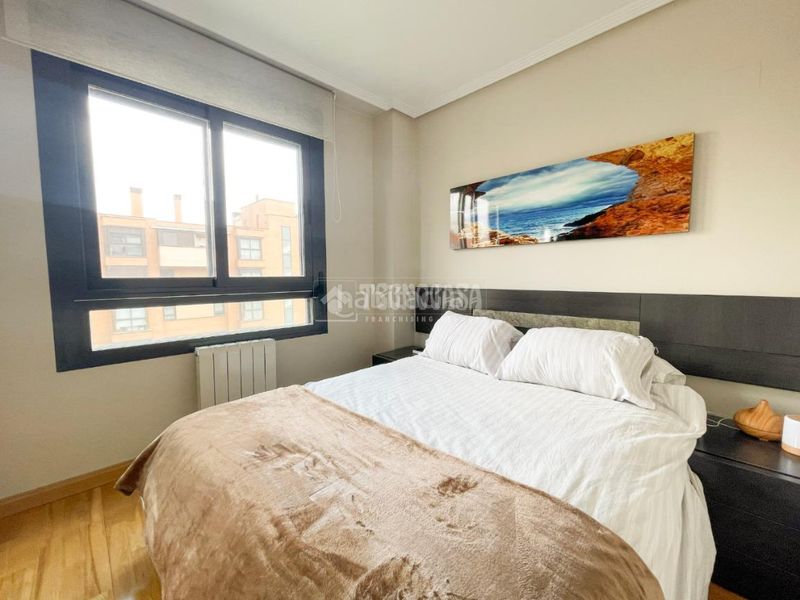 Foto a8c502ee-99ee-46ad-aa56-fee1da4f544e. Piso  en venta en Montecarmelo Madrid