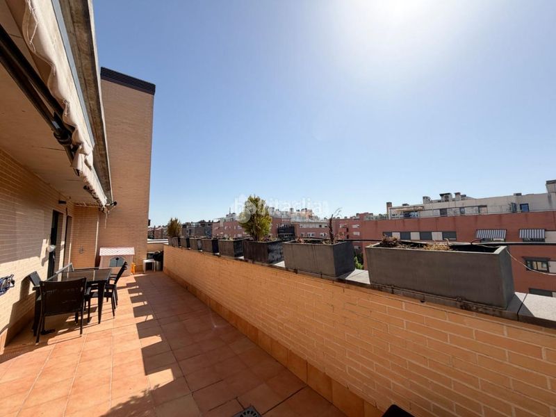 Foto 17a1f73b-4744-455f-9b4a-d1716e12bd67. Àtic amb calefacció aparcament piscina a Montecarmelo Madrid
