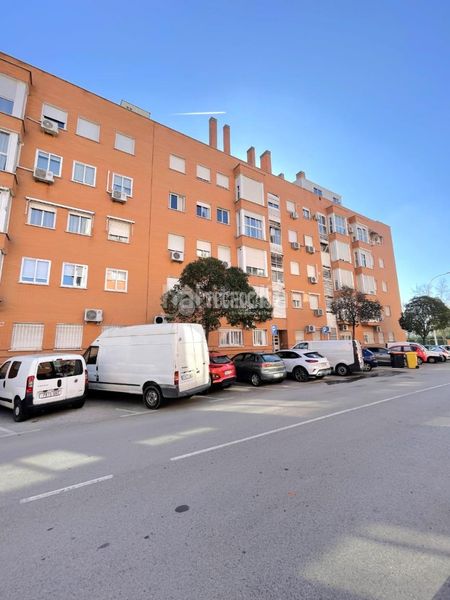 Foto f2579ea2-c1d1-4c10-86d9-8c5d8b9895b3. Pis amb calefacció aparcament a Villaverde Alto Madrid