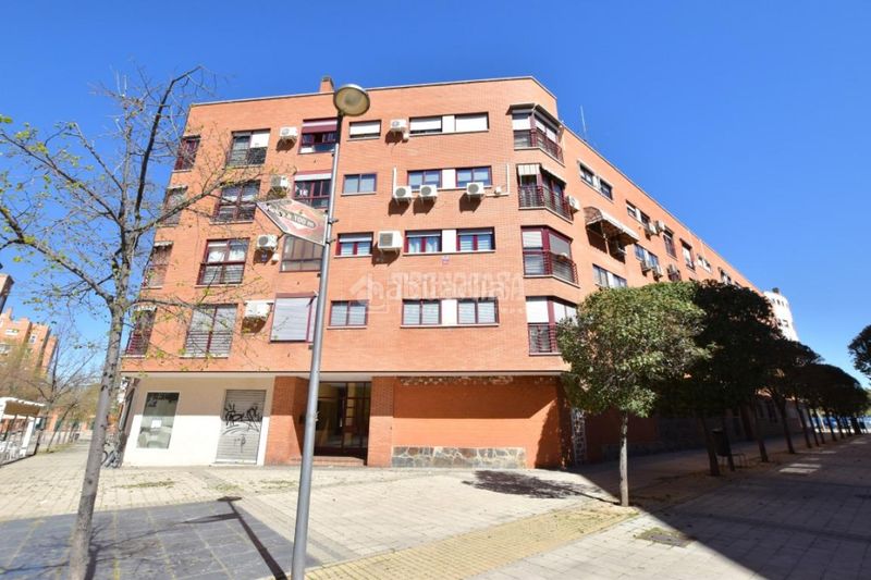 Foto 1c53d93c-3982-4d28-b83b-7f16cd826ba8. Local comercial amb calefacció a Getafe norte Getafe