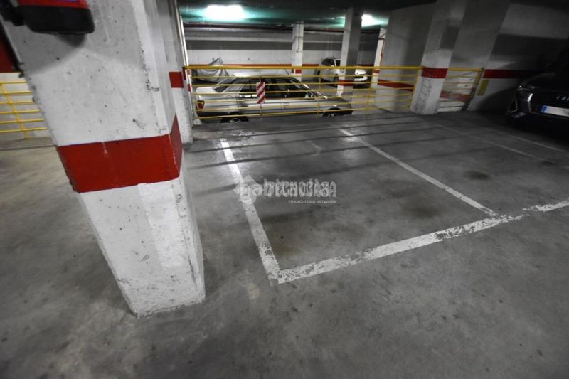 Foto c6683a5d-0f05-4ac9-a91f-605810b4abd0. Aparcament cotxe a Getafe norte Getafe