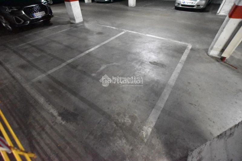 Foto d08db8d5-6ef4-4546-9337-7d143f72ff88. Aparcament cotxe a Getafe norte Getafe