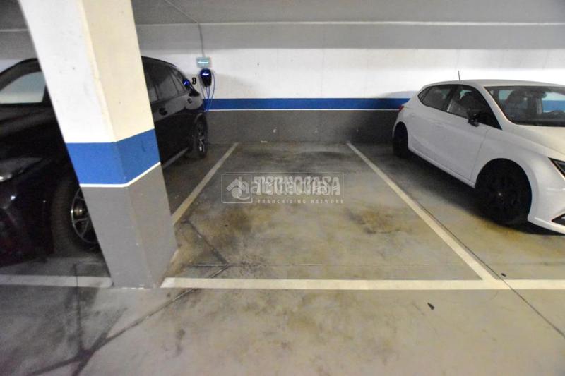 Foto acdc1ee6-ef18-4313-8a6c-20c40d289a51. Parking coche boxplaza de garaje en venta en Universidad Getafe