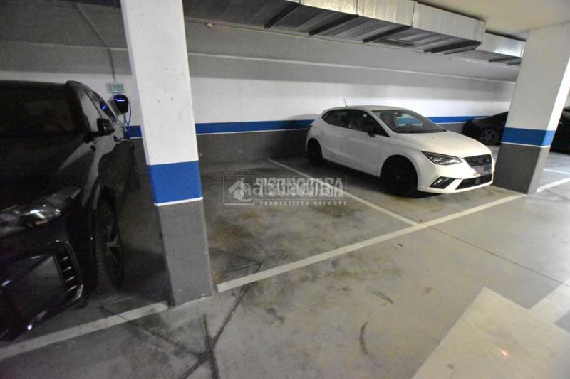Foto e8590dfd-d3f4-4b9e-a887-b830472ed2a3. Parking coche boxplaza de garaje en venta en Universidad Getafe