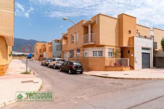 Casa aparellada a Santa María del Águila. Casa en venta en el ejido