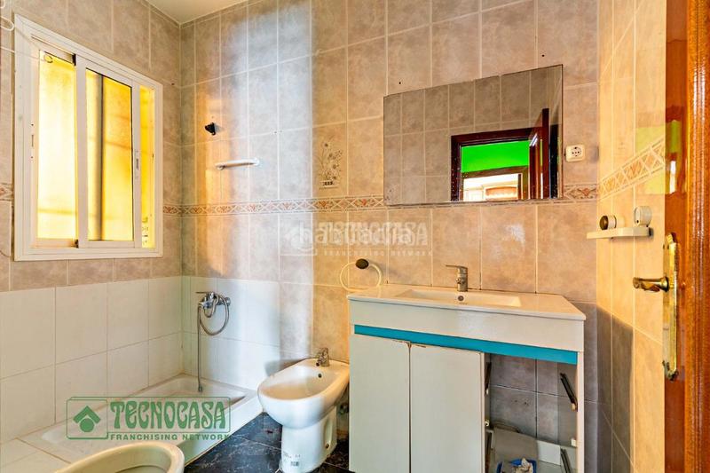 Foto 3a2cbe29-27ff-43fe-8291-c26604d1fd14. Casa aparellada a Santa María del Águila Ejido (El)