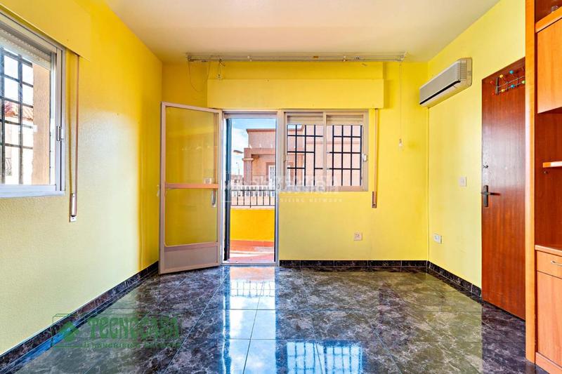 Foto 889e1065-5faf-4985-b66b-fe544dd6f952. Casa aparellada a Santa María del Águila Ejido (El)