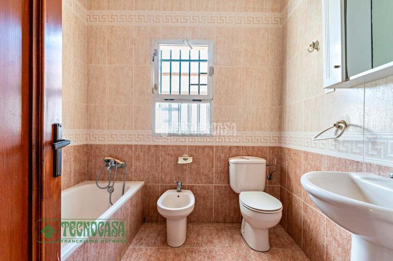 Foto 97d26841-2936-4bca-8eab-e7dfded66c5a. Casa aparellada a Santa María del Águila Ejido (El)