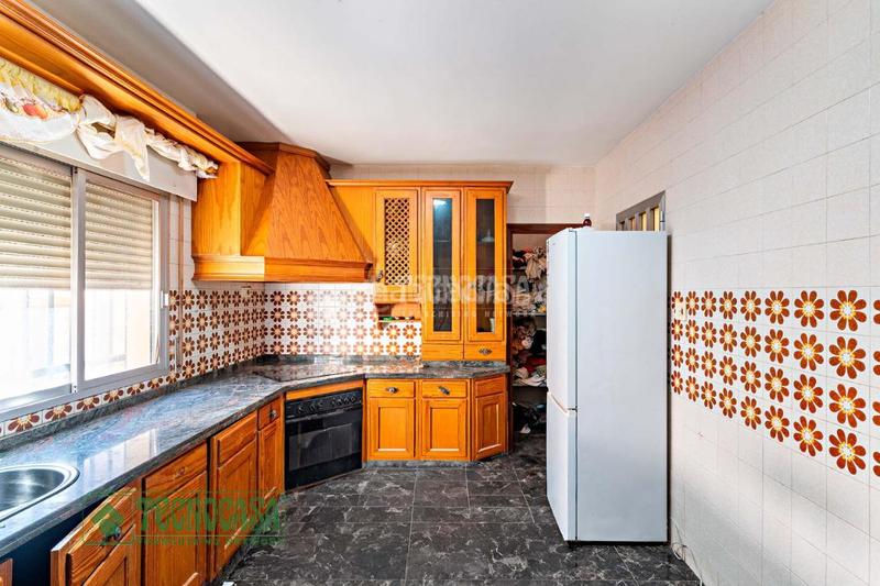 Foto a111d151-3497-4c3e-8e2a-5ec4221a7580. Casa aparellada a Santa María del Águila Ejido (El)