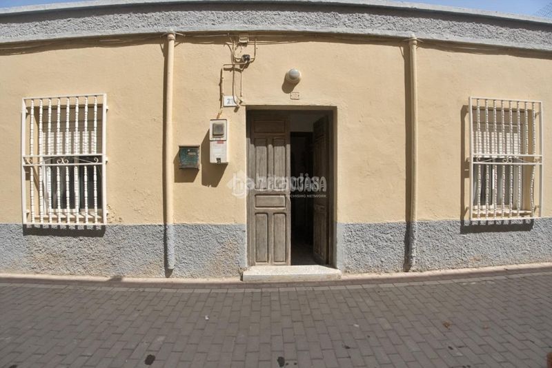 Foto 1f4a4c4b-a225-4c22-a3ee-7394f6e7b939. Casa aparellada a Balerma Ejido (El)