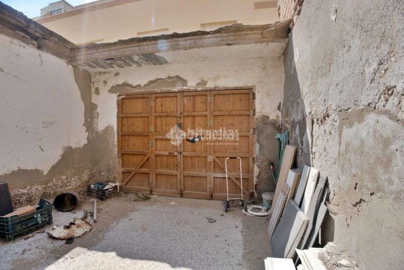 Foto 8f1219f6-53e1-47a3-95b3-b94866b53ab5. Casa aparellada a Balerma Ejido (El)