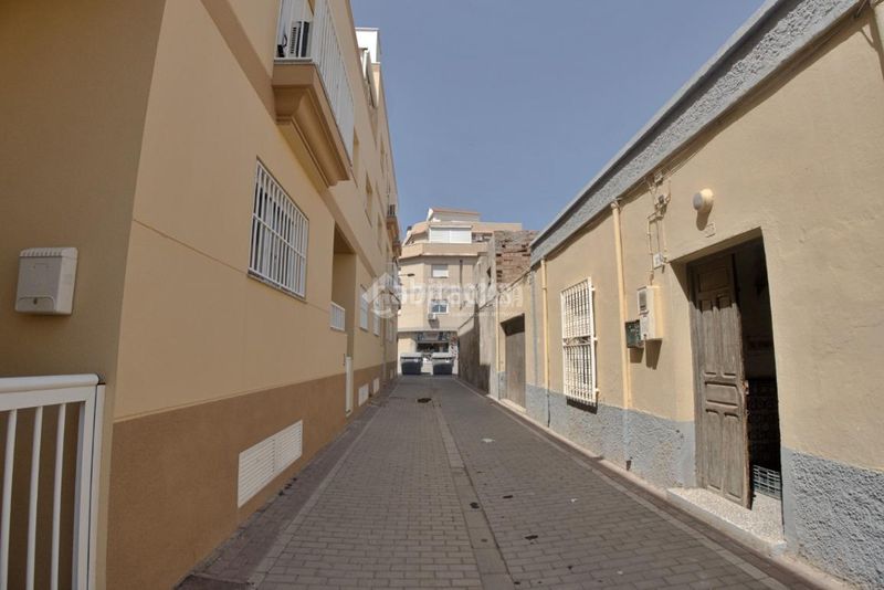 Foto cf609edb-07f0-4b9c-a2d3-b7193e21b168. Casa aparellada a Balerma Ejido (El)