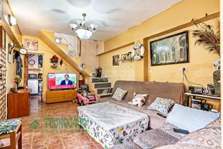 Maison jumelée à Roquetas pueblo. Casa en venta en roquetas de mar  aguadulce