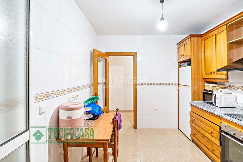 Foto 0df972d3-0705-4a90-ad8c-b0e2b024f4c7. Pis amb aparcament a Roquetas pueblo Roquetas de Mar