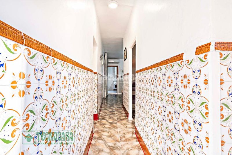 Foto 7153b652-3e29-4459-9fb9-c9e67f3667e2. Casa aparellada a Roquetas pueblo Roquetas de Mar