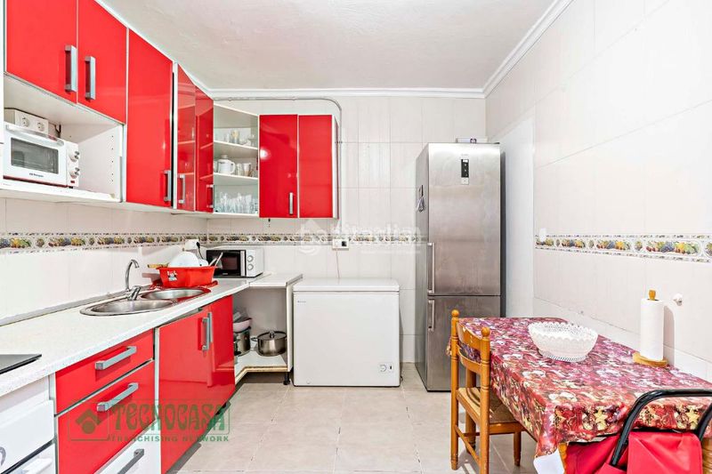 Foto f046b8ec-278f-4600-816e-8b39343a59df. Casa aparellada a Roquetas pueblo Roquetas de Mar