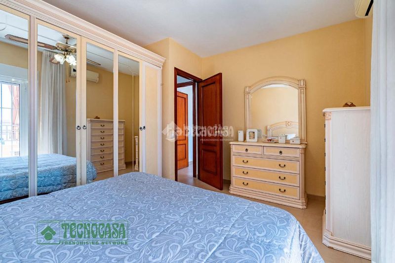 Foto 53a2f9f8-221e-45f2-8399-3308c71753b5. Casa aparellada a Roquetas pueblo Roquetas de Mar