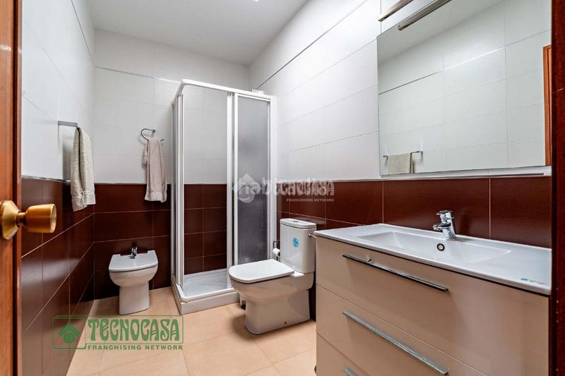 Foto 8a8f5dae-98b9-4b0c-bff6-51739310ed24. Casa aparellada a Roquetas pueblo Roquetas de Mar