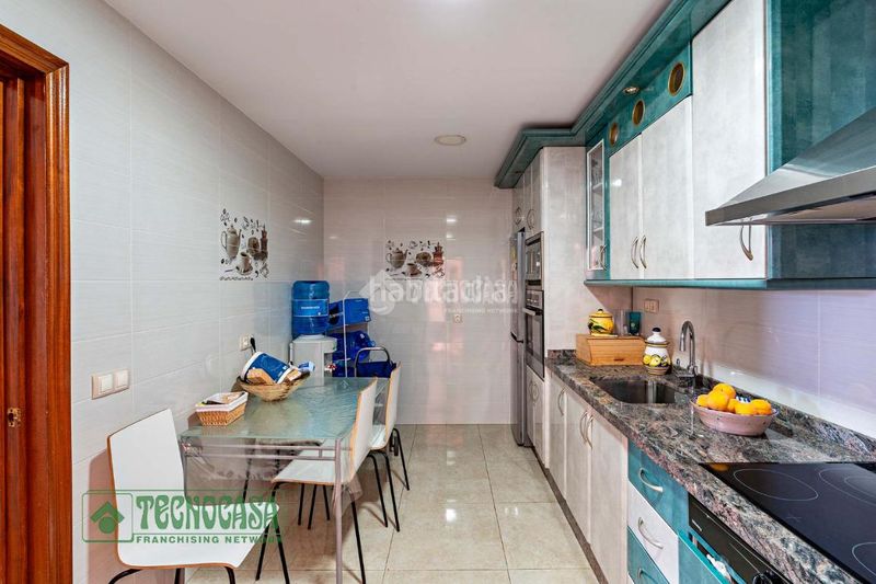Foto cdd79f0d-bb5f-4c4e-8b66-202b2d96b919. Casa aparellada a Roquetas pueblo Roquetas de Mar