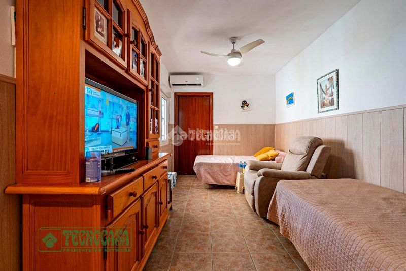 Foto f4599d58-49c2-405c-85ff-92b1d7dcfb47. Casa aparellada a Roquetas pueblo Roquetas de Mar