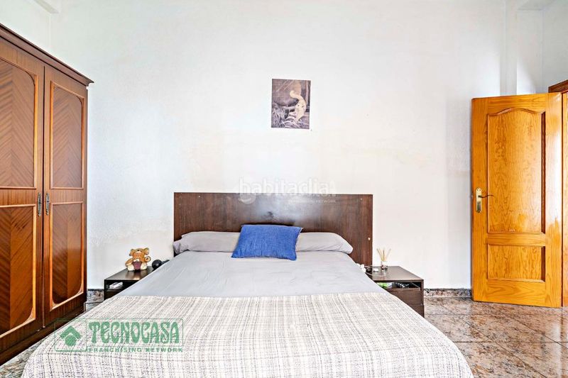 Foto 7a69bbc7-f0db-4ffd-8f4f-b1f89d9ce641. Casa aparellada a Roquetas pueblo Roquetas de Mar