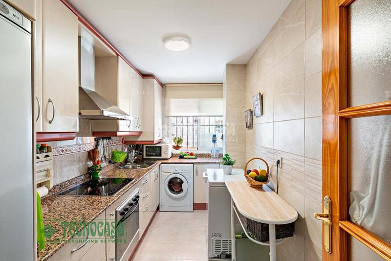 Foto 160166e6-23b0-4d44-a69b-dad8b5a19deb. Piso  en venta aguadulce en El Puerto - La Romanilla Roquetas de Mar