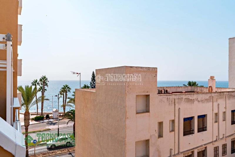 Foto c5fa195f-0569-493e-aad5-425445ff6714. Piso  en venta aguadulce en El Puerto - La Romanilla Roquetas de Mar