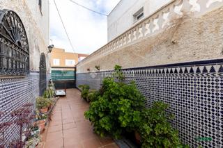 Casa aparellada a Ciudad Jardín - Tagarete - El Zapillo. Casa en venta en almería