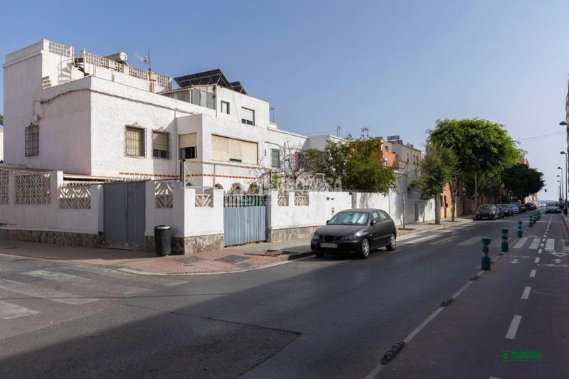 Foto 4c7a0d01-cb6c-4629-a967-ea5d3da7d0db. Maison jumelée dans Ciudad Jardín - Tagarete - El Zapillo Almería