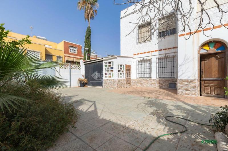 Foto eaa3f6ef-f871-459d-b5ce-4fa0181abaf2. Maison jumelée dans Ciudad Jardín - Tagarete - El Zapillo Almería