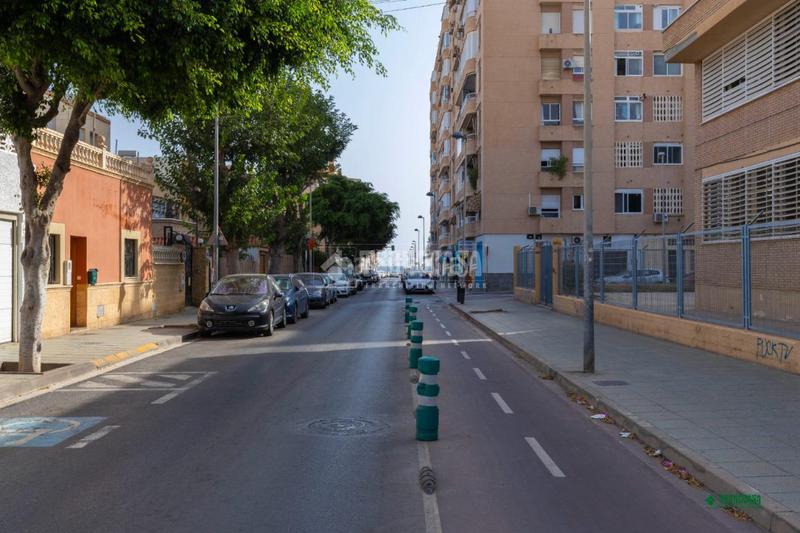 Foto fef8e99f-e243-4375-aed7-4bd51bf36f01. Maison jumelée dans Ciudad Jardín - Tagarete - El Zapillo Almería