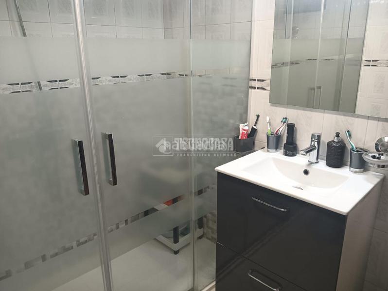 Foto bca6b0a8-58d4-4887-8ac1-f02704079f1d. Casa aparellada amb aparcament a San Roque - Ronda Norte Badajoz