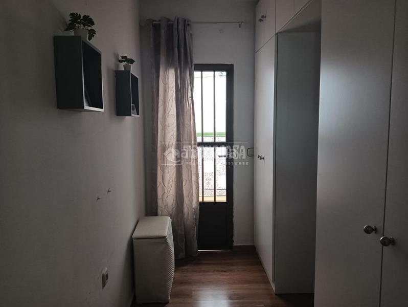 Foto f2a3eb6c-2b95-47ff-a8e2-2faa9d36e760. Casa aparellada amb aparcament a San Roque - Ronda Norte Badajoz