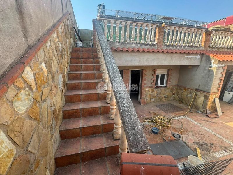 Foto 06518233-3ae0-43e1-a61e-f795be2f6224. Casa aparellada a Cerro de Reyes Badajoz
