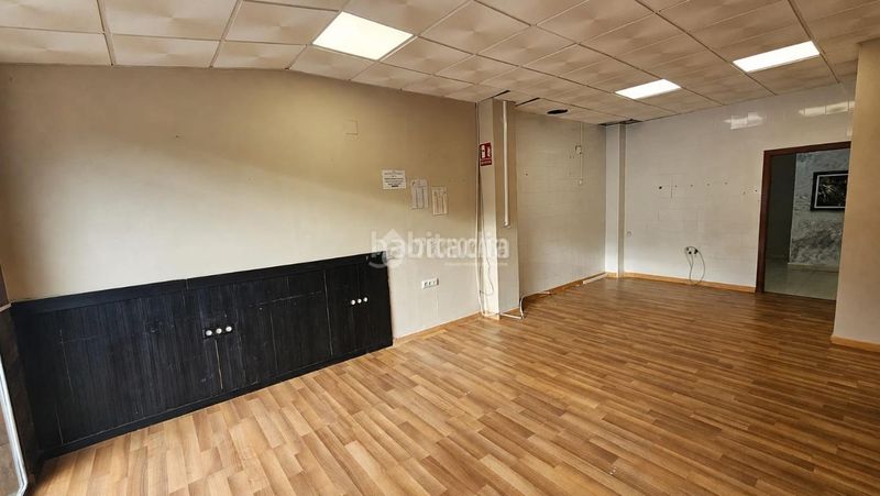 Foto 38d22a31-f814-4c2b-b97d-5a3484fb650a. Local comercial a Santa Marina Badajoz