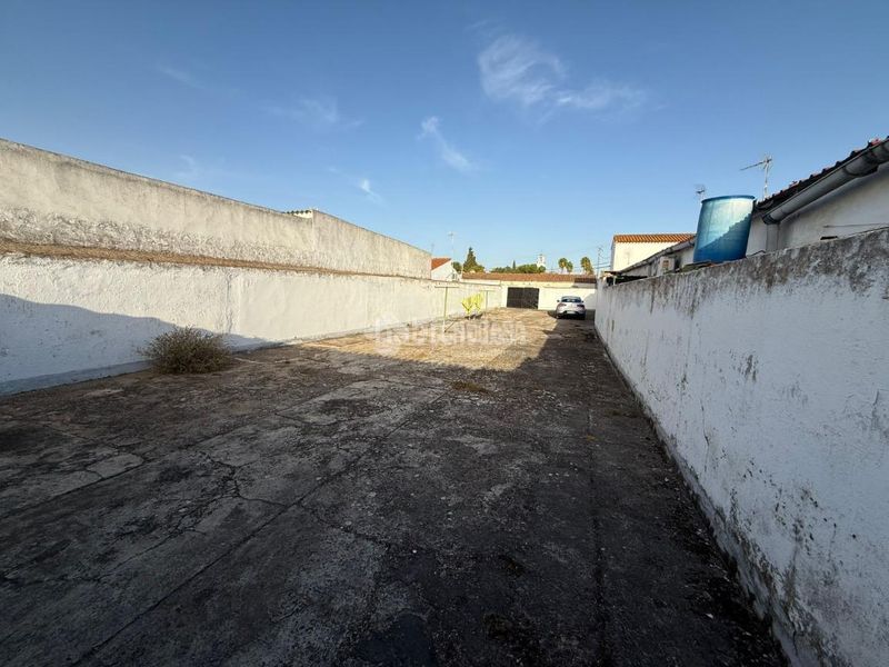 Foto ba440c58-1be3-4c4d-8117-e0c0210fd703. Casa aparellada a Golf Guadiana Badajoz